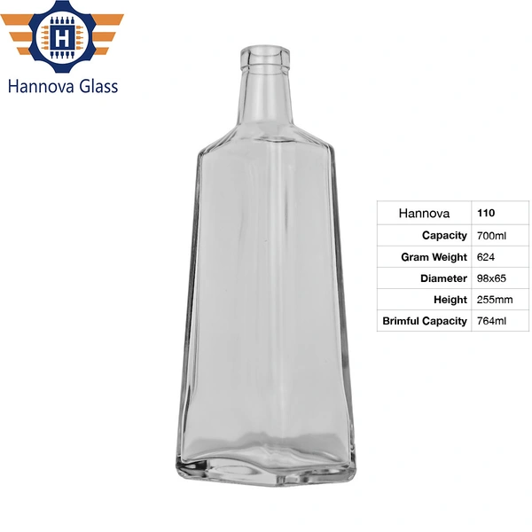 Wholesale 700ml Empty Flat Shoulder Liquor Glass Bottle Square Shape Vodka Whiskey Brandy Glass Bottle with Lid