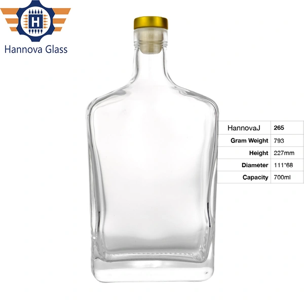 Customizable Premium 700ml Square Glass Liquor Bottle for Whiskey, Rum, Vodka, and Gin with Cork Stopper