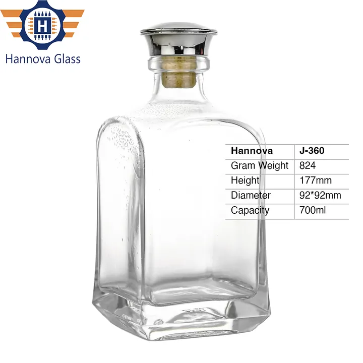 Luxury 700ml Square Glass Liquor Bottle for Whiskey Vodka Tequila Premium Thick Bottom Empty Spirit Bottle with Cork